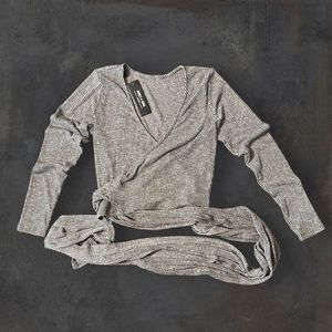 Agnes & Dora‎ Wrap Crop Top Women's Size Small Gray Ribbed Long-Sleeve V Neck